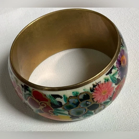 Vintage Floral w/Gold Accents Bangle Bracelet Brass interior/Pretty Piece - Picture 1 of 8